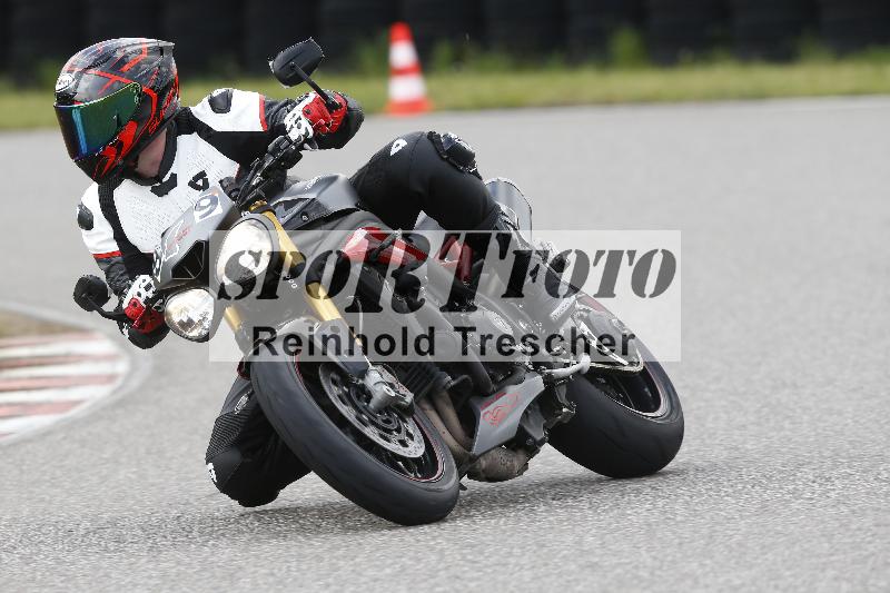 /Archiv-2025/09 22.04.2025 Cornu Master School ADR/rot-rouge/89